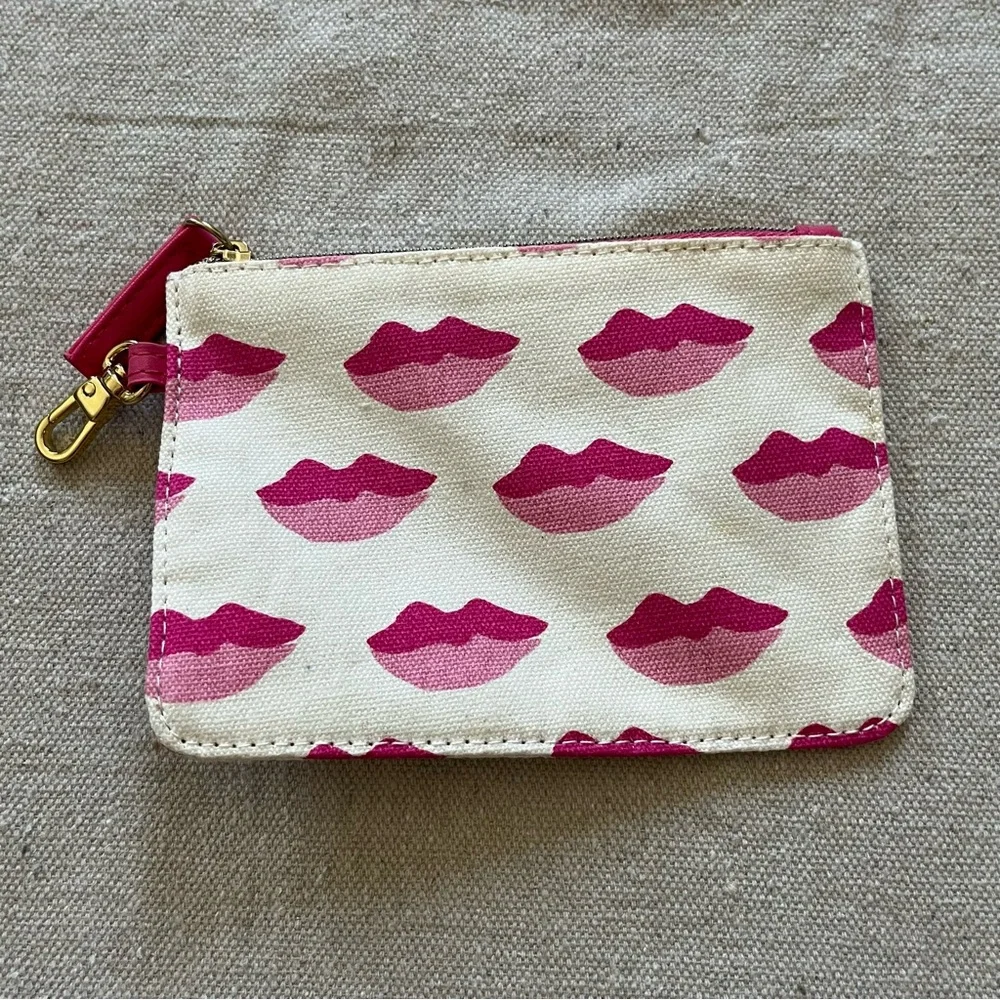 2/$20 Estee Lauder Women’s Lip Print Zip Top Pouch